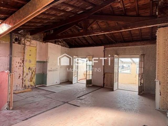 Au dernier étage Plateau de 104 m² à réinventer Croix Blanche