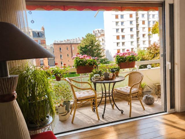 Au pied du Canal de l'Ourcq Vue sur jardins et calme remarqu. 87m² Paris 19ème