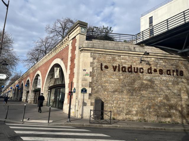 Au pied du Viaduc des Arts et de la Coulée Verte à PARIS 12