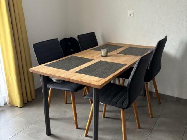 Au pied des montagne logement de 2.5 pièces meublés. Dreamo. Ch