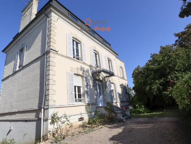 Au sein d'une maison de Maitre: T2 au 1er étage