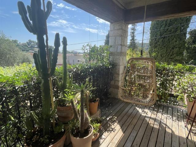 Au sud de Vence, Magnifique appartement de 4/5 P aux prestat. 189m² Vence