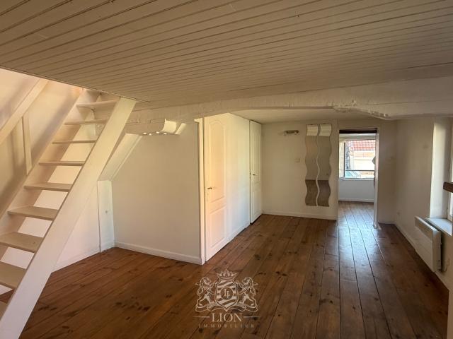 AUMZ Vieux Lille T1 avec mezzanine non meublé