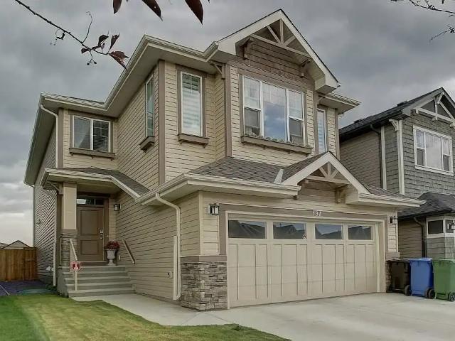 Auburn Bay Lake Access | Modern 3 Bed + Den | Bonus Room | Double Garage