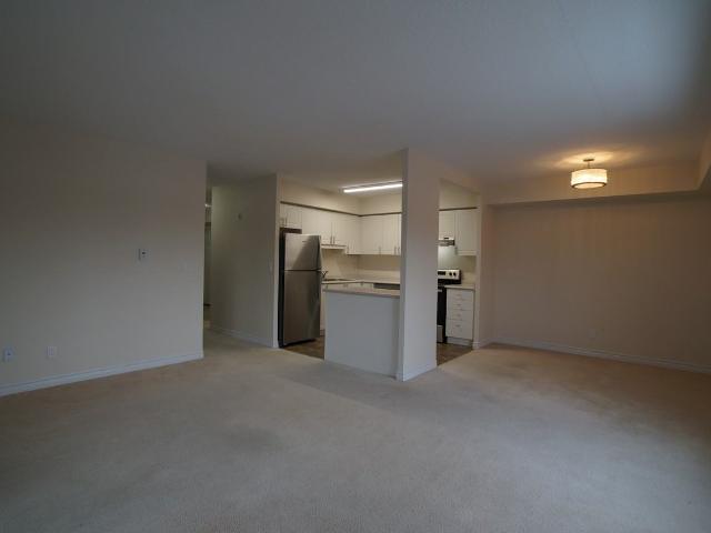 Auburn Green 2 Bedroom Apartment for Rent at 237 Auburn Dr, Waterloo, ON N2K 4G9 University Downs