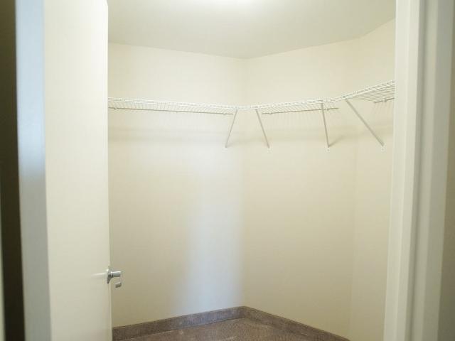 Auburn Terraces 2 Bedroom Apartment for Rent at 239 Auburn Dr, Waterloo, ON N2K 0B7 University Downs