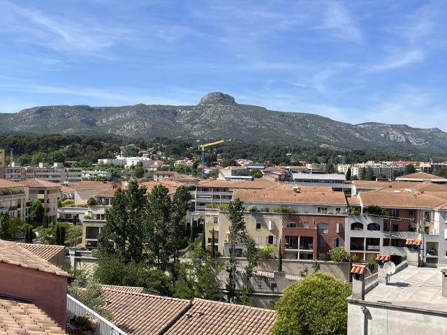 AUBAGNE Appartement type 3 meublé dans petite copropriété