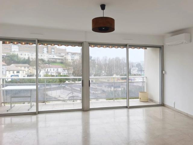 Aubagne centre Grand T4 avec terrasse