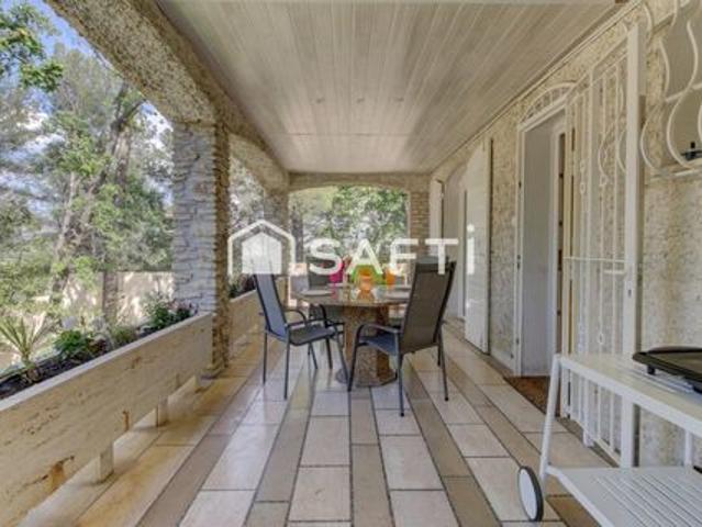 AUBAGNE APPARTEMENT T3 AVEC JARDIN DE PLUS DE 160 M² ET TERRASSE