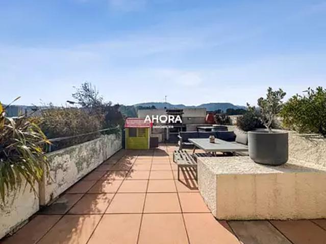 Aubagne 13400 Achat / Vente appartement 3 pièces t3 au dernier étage terrasse