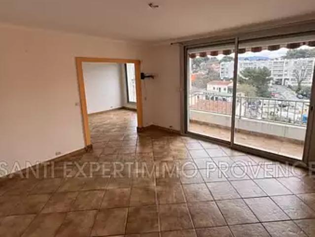 Aubagne 13400 Achat / Vente appartement 3 pièces t3 terrasse parking