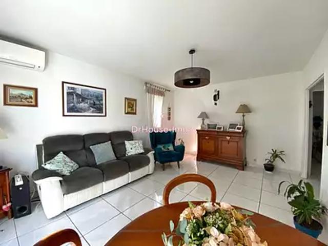 Aubagne 13400 Achat / Vente appartement 4 pièces t4 au dernier étage