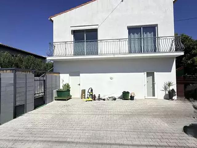 Aubagne 13400 Achat / Vente appartement 4 pièces t4 au dernier étage parking