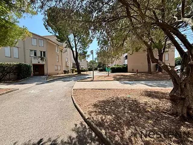 Aubagne 13400 Achat / Vente appartement 4 pièces t4 au dernier étage terrasse