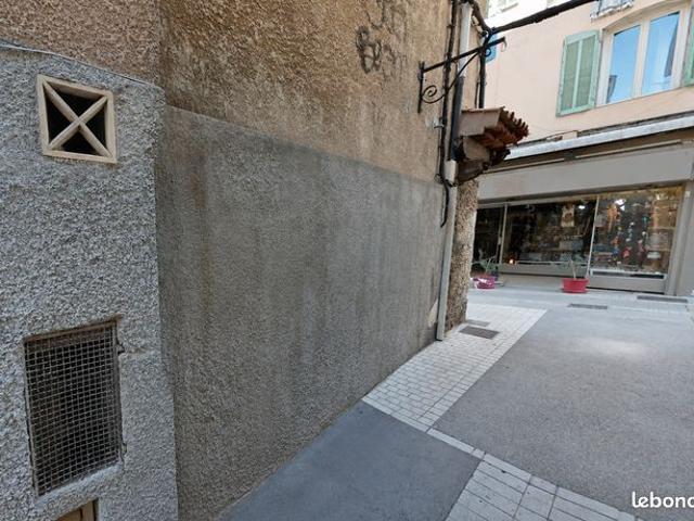 AUBAGNE 13400 – Ensemble immobilier: T2 libre + local commercial