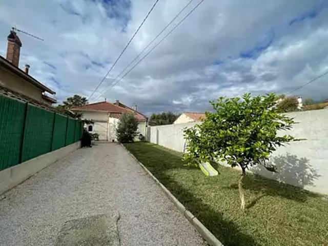 Aubagne 13400 Location maison 4 pièces t4 jardin terrasse