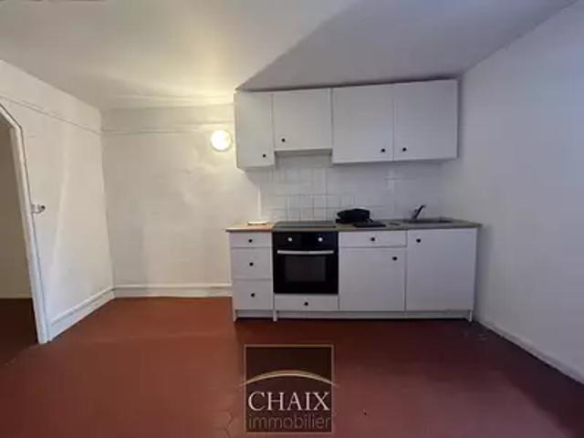 Aubagne 13400 Location appartement 1 pièce t1 au dernier étage