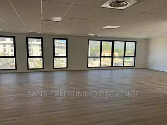Aubagne 13400 Location divers