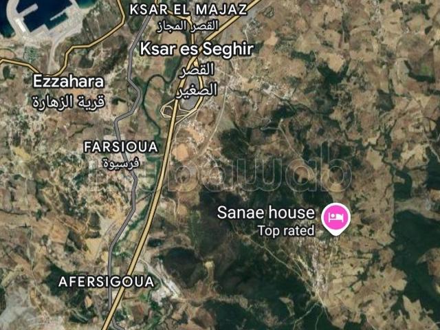 Aubaine immobilière: Terrain excellent de 2403 m² directement sur la route