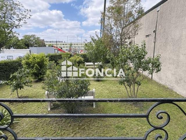 Aubervilliers – Très beau 2 pièces rénové avec vue jardin – 40 m² –