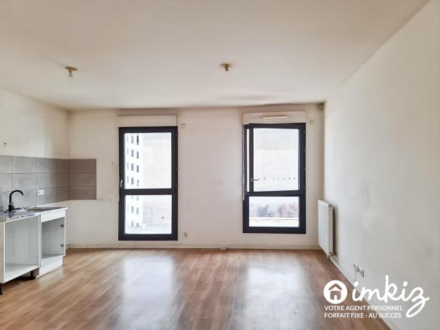 Aubervilliers – 4 pièces 79 m² traversant parking