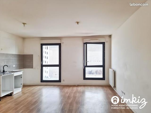 Aubervilliers – 4 pièces 79 m² traversant parking