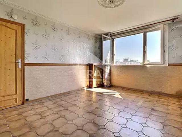 Aubervilliers 93300 Achat / Vente appartement 3 pièces t3 au dernier étage cave