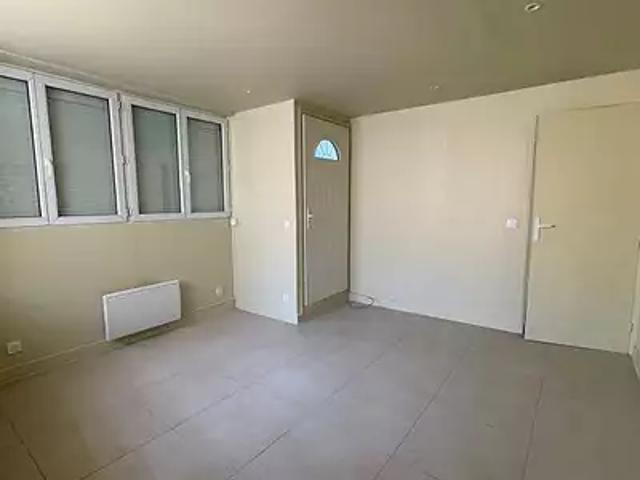 Aubervilliers 93300 Location appartement 1 pièce t1 terrasse