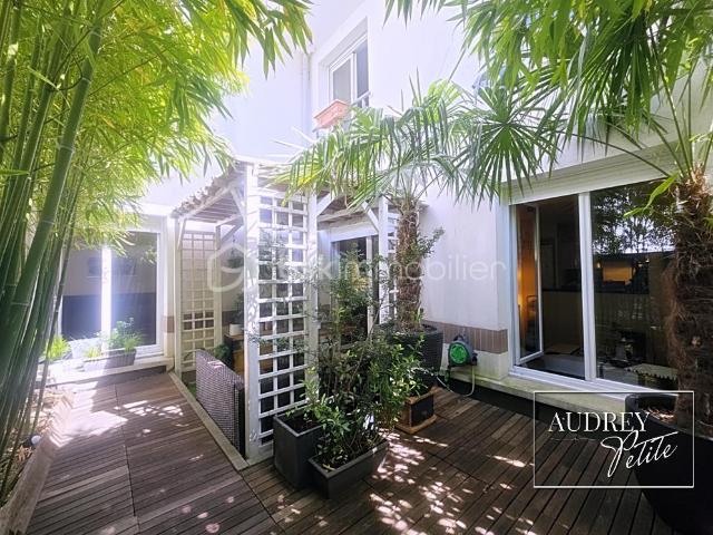 Aubervilliers – T2 de 49 m²: Votre oasis de fraîcheur avec TERRASSE XXL de 18 m² DPE C