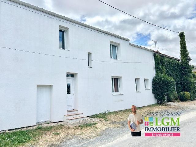 Aubigny Les Clouzeaux – Maison familiale rénovée 113 m² – Ja. 113m² Aubigny Les Clouzeaux