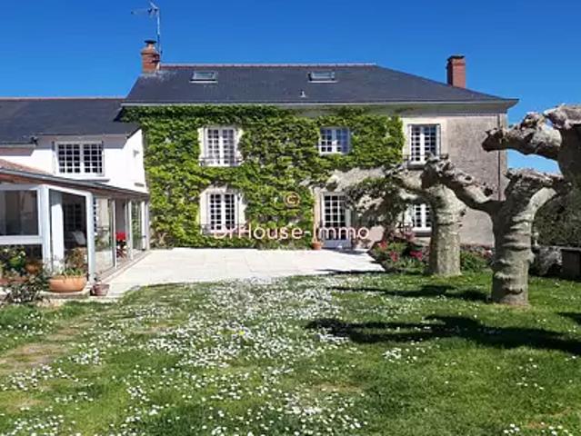 Aubigné sur Layon 49540 Achat / Vente maison 8 pièces t8 terrasse parking