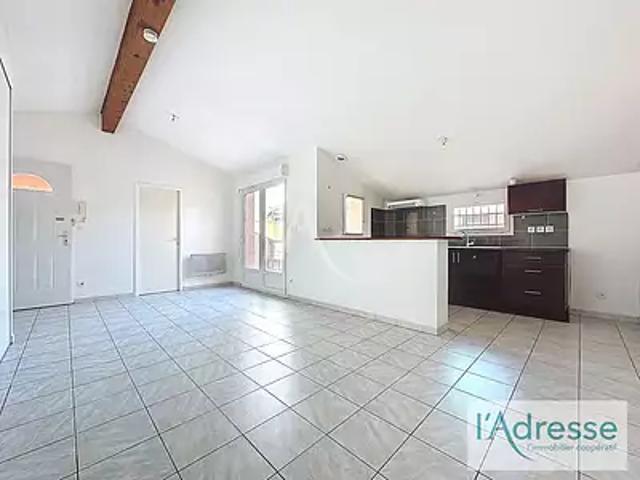 Aucamville 31140 Achat / Vente appartement 2 pièces t2 au dernier étage parking