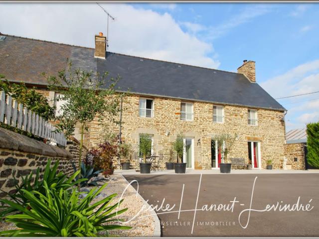 AUCEY LA PLAINE Proche Mt St Michel Ensemble immo Maison