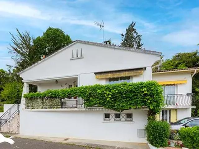 Auch 32000 Achat / Vente maison 6 pièces t6 au dernier étage parking