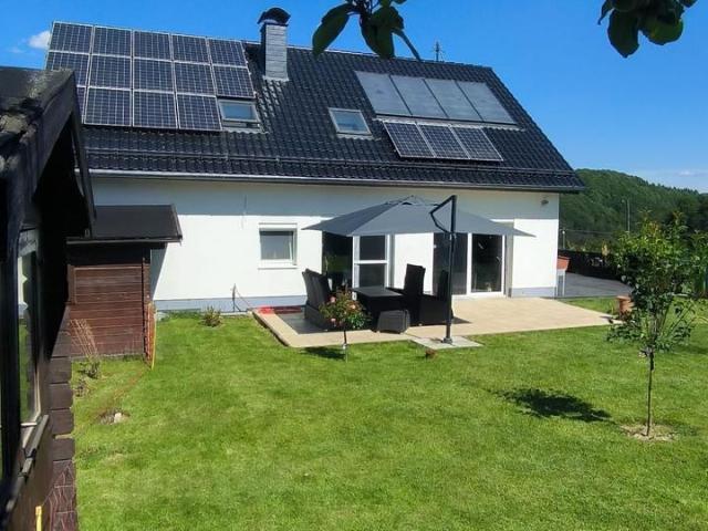 Aufwendig und hochwertig saniertes EFH freistehend zu verkaufen