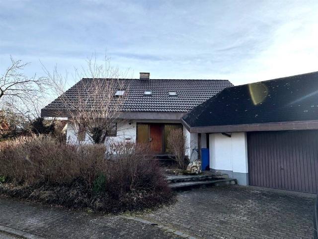 AUFGEPASST, ideal für die Familie. Einfamilienhaus in sehr guter Lage von Ehingen!
