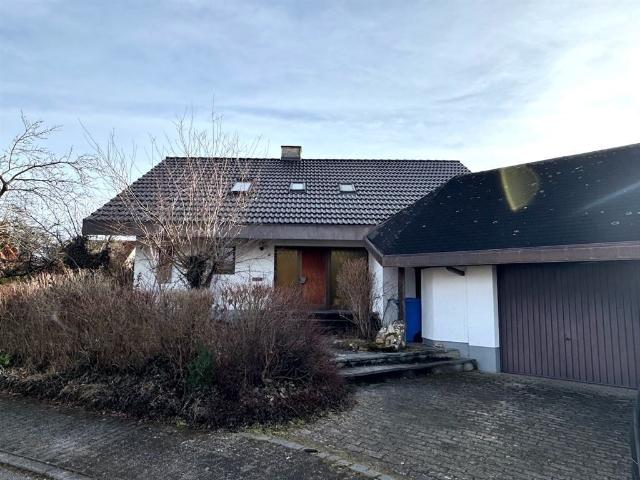 AUFGEPASST, ideal für die Familie. Einfamilienhaus in sehr guter Lage von Ehingen!