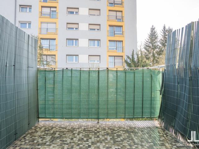 AUFGEPASST! Lichtdurchflutete 3 Zimmer Wohnung im letzten Stock Balkon