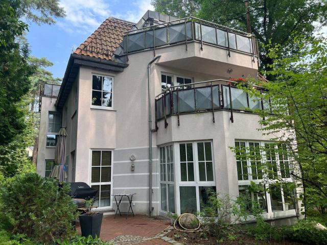# HEIDRICH IMMOBILIEN Aufgeteiltes Mehrfamilienhaus in begehrter Wohnlage in Berlin Frohnau #