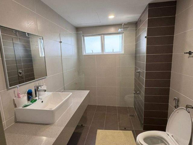 [Aug 1st] Premium Biggest Master Room w/ KING Bed & Attached Bath @ Paraiso Bukit Jalil Link Bridge to Pavilion