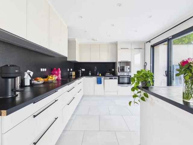 AULNAY SOUS BOIS – MAISON FAMILIALE 6 PIÈCES – LOCATION MEUBLÉE