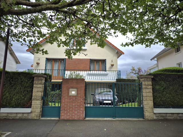 Aulnay Sous Bois Sud PAVILLON de 6 pièces