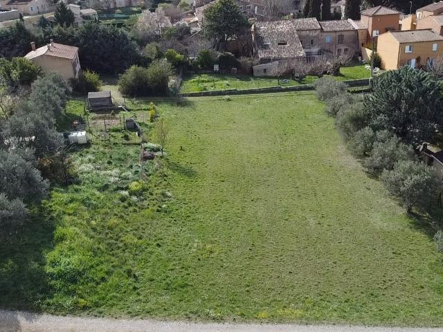 Aups: terrain constructible