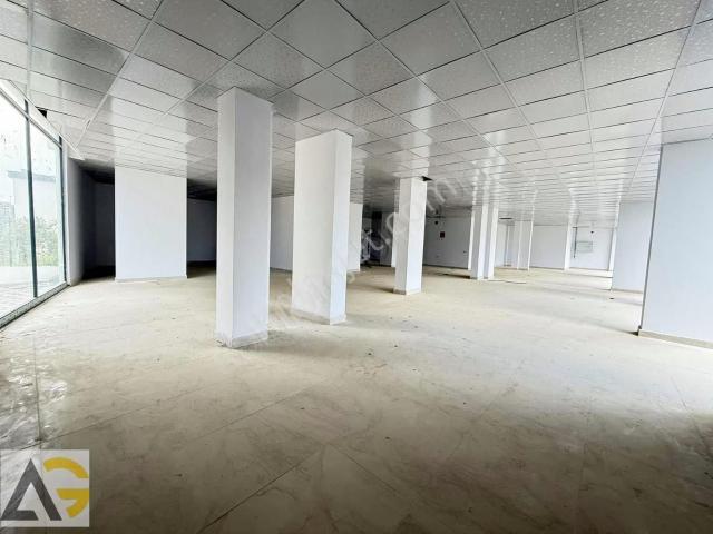 Auradan Tece'de Geniş Kiralık Dükkan