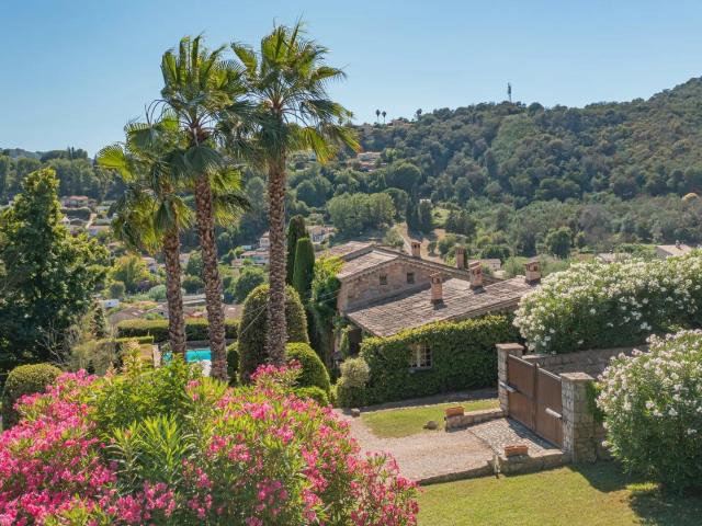 Auribeau sur Siagne Magnifique Mas en pierre avec vue déga. 195m² Auribeau sur Siagne