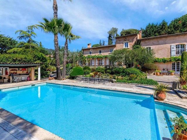 AURIBEAU SUR SIAGNE: Superbe mas provençal avec piscine, près d