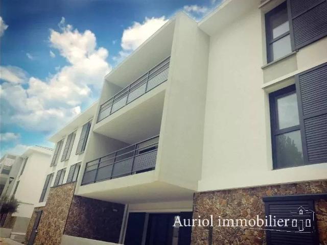 AURIOL Appartement T2 avec terrasse et une place de parking privative