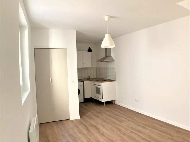 AURIOL T2 au 3e étage Rue calme