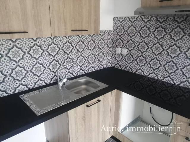 AURIOL T2 avec terrasse et parking