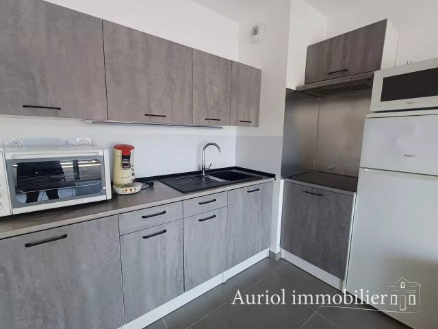 AURIOL T2 meublé avec terrasse et parking